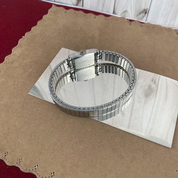 Vintage Seiko Hand Wind Dress Wrist Watch Blue Dial Silver hands and markers - Picture 4 of 7